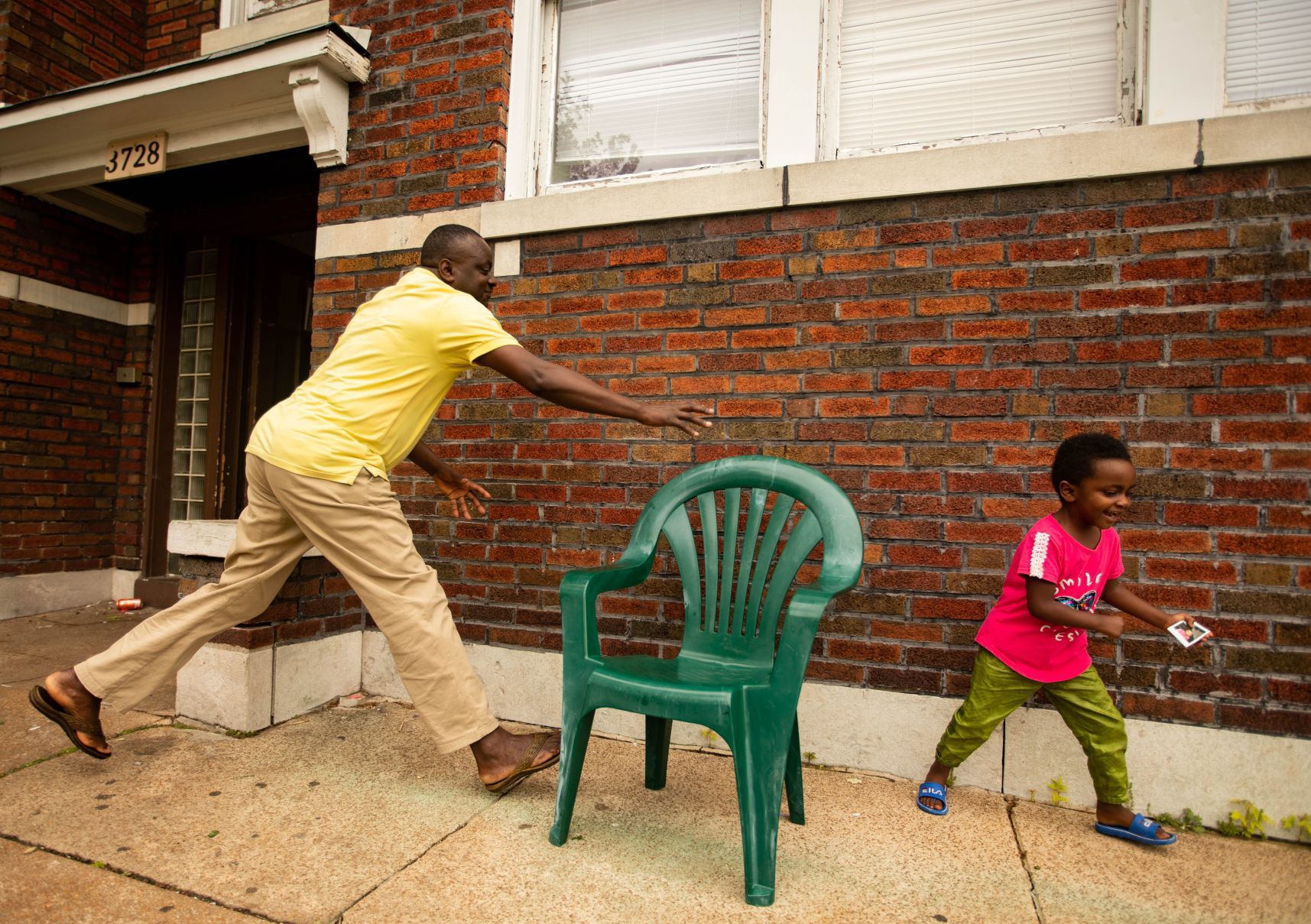 Refugee family arrives in St. Louis admist the pandemic